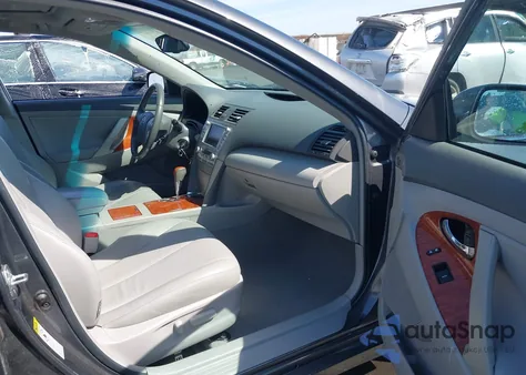 2011 Toyota Camry Xle z USA, uszkodzony, nr VIN 4T4BF3EK1BR110507